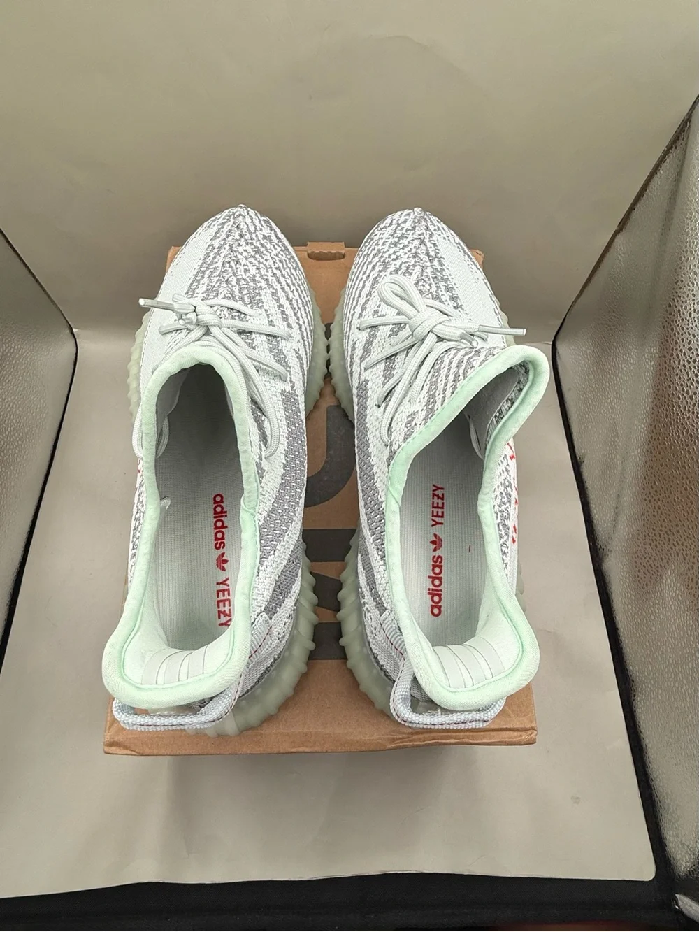 Adidas Yeezy Boost 350 V2 Blue Tint Men Size 11 Brand New